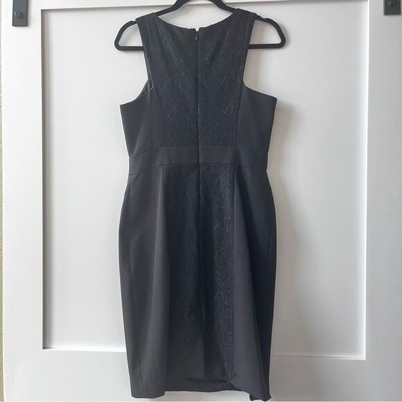 Lovely by Adrianna Papell Black Cocktail Dress with Lace Panels Size 6 - Picture 2 of 12